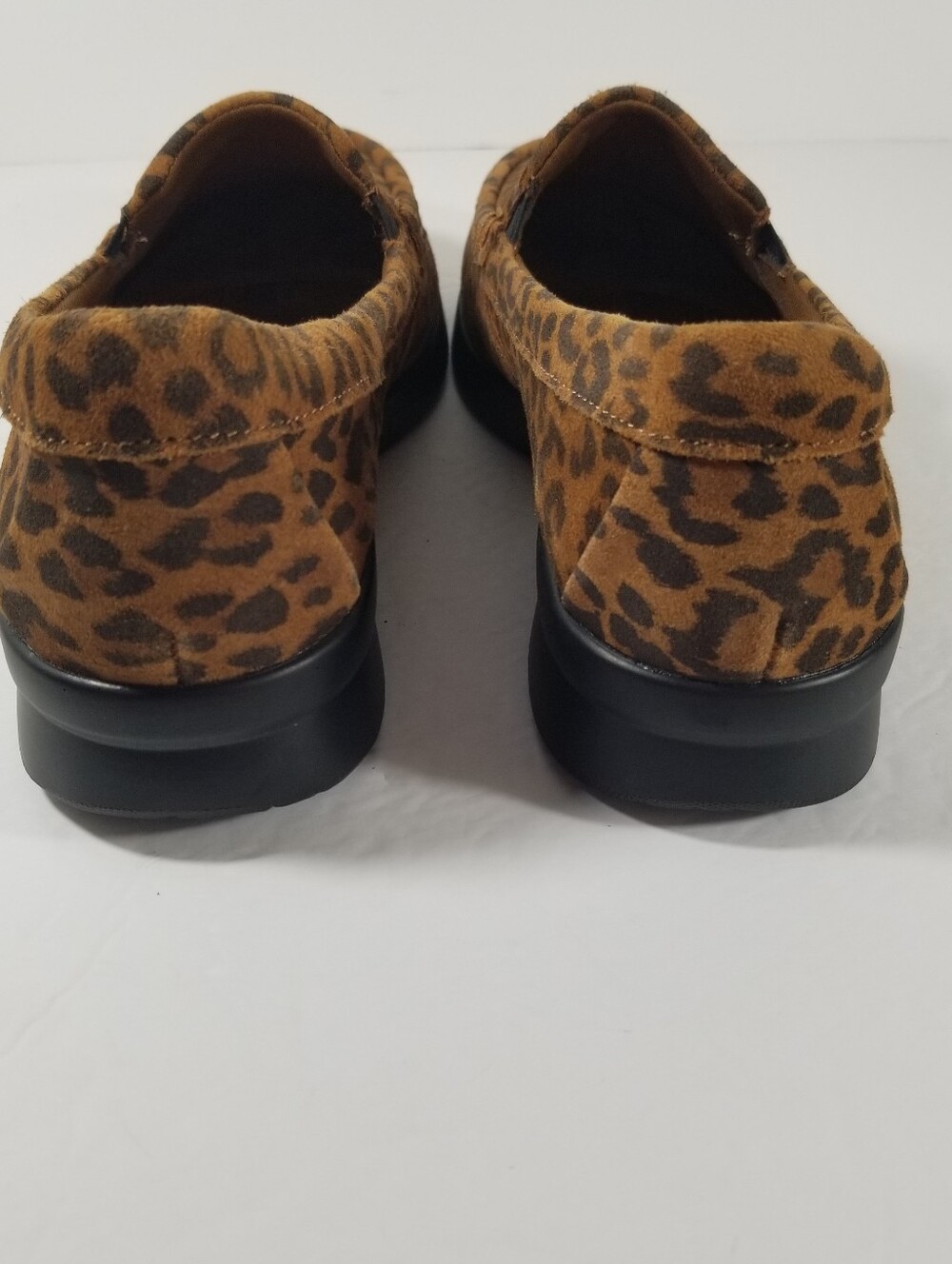 Clarks Collection Ellowyn Lux Leopard Leather Shoes Women's 8.5M Slip-On Loafers - Picture 4 of 7